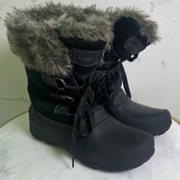 Khombu Women's Black Faux Fur Slope Waterproof Winter Boots size 8 - Picture 1 of 5